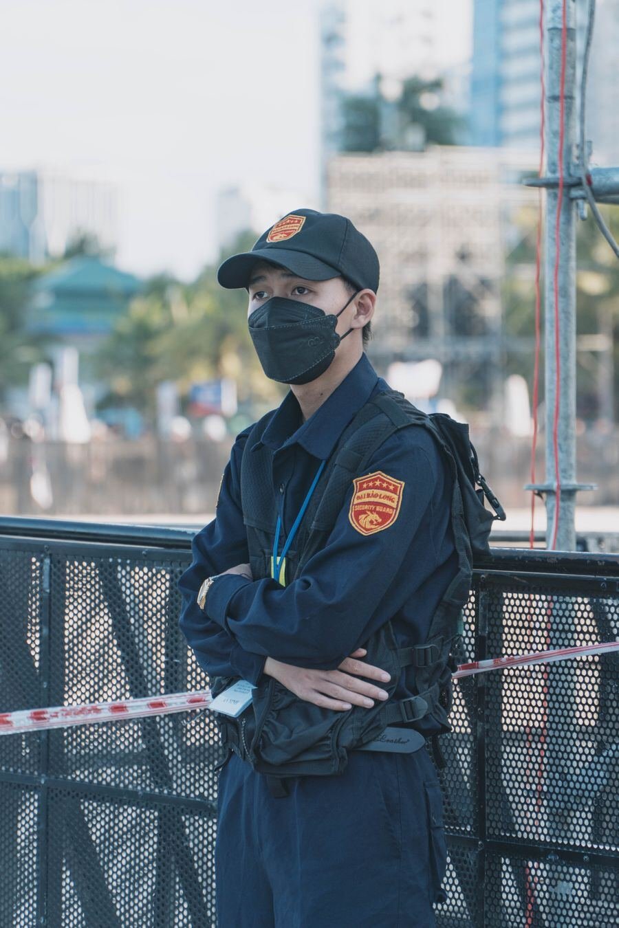 Vigilador de seguridad privada durante una ronda